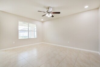 5120 Star Ruby Ave, Unit 114 in St. Cloud, FL - Building Photo - Building Photo