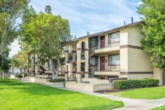 Laurel Heights Apartments in Riverside, CA - Building Photo - Building Photo