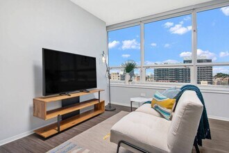 800 W Adams St, Unit 1508 in Chicago, IL - Building Photo - Building Photo