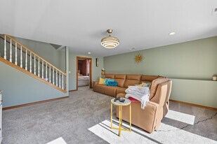 355 Cindy Rd in Kennewick, WA - Building Photo