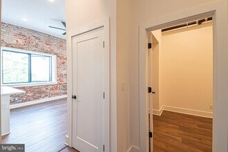 1211 Bainbridge St in Philadelphia, PA - Building Photo - Building Photo