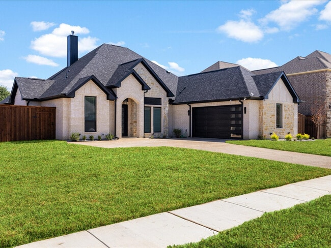 property at 8103 Oak Hollow Dr