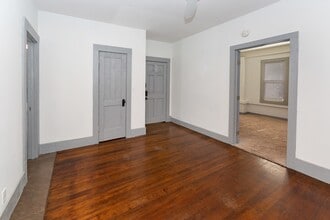 237 Linden Ave in Long Beach, CA - Building Photo - Building Photo