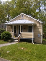 220 Maury St in Lexington, VA - Building Photo