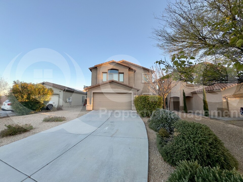 9095 S Whispering Pine Dr in Tucson, AZ - Building Photo