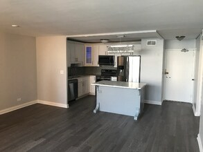 6301 N Sheridan Rd, Unit APT 8M in Chicago, IL - Foto de edificio - Building Photo