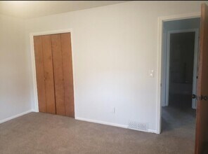 4073 Cottage Grove Rd in Uniontown, OH - Building Photo - Building Photo