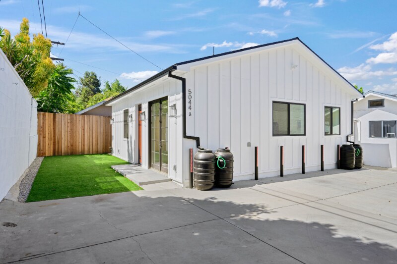 5044 1/2 Hartwick St in Los Angeles, CA - Building Photo