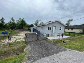 333 California St in Thibodaux, LA - Building Photo