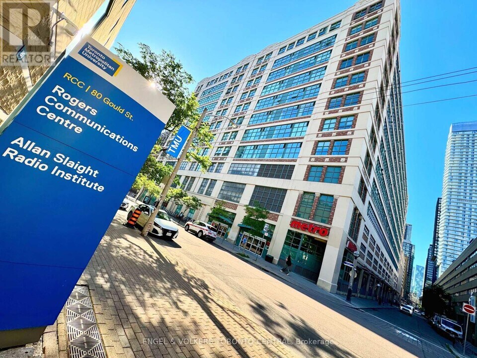 155-155 Dalhousie St in Toronto, ON - Building Photo