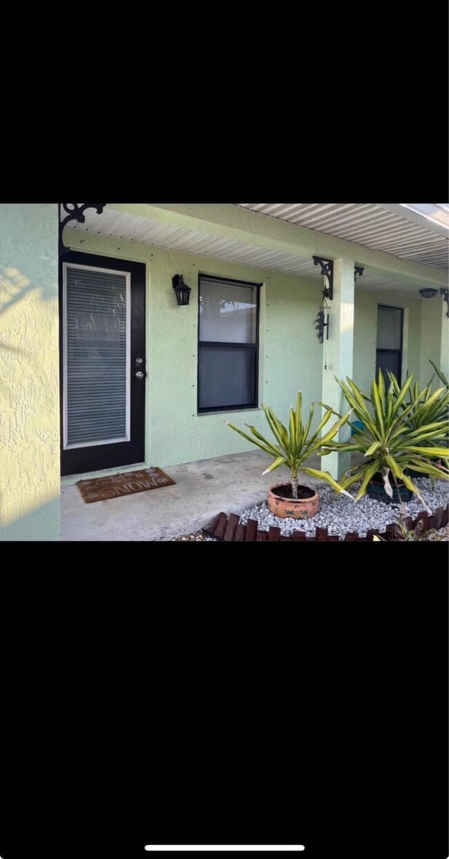 3219 SE Pinto St, Unit 3219se pint st 34984 in Port St. Lucie, FL - Building Photo - Building Photo