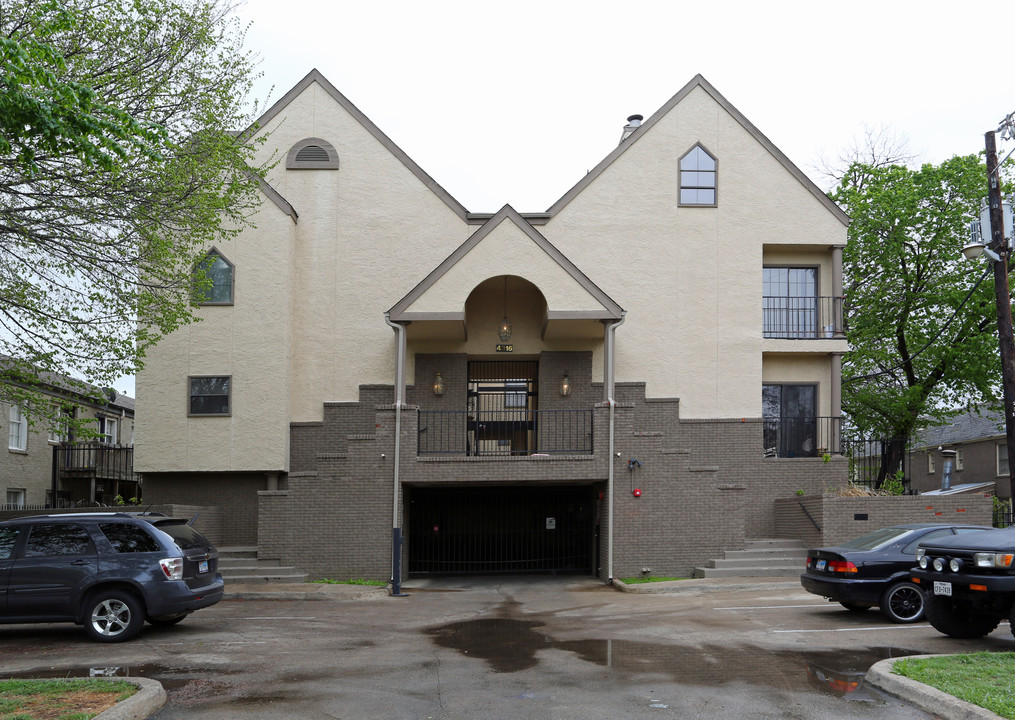 Swiss Avenue Place in Dallas, TX - Building Photo