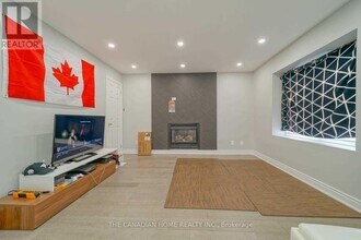 64 Somerset Dr in Brampton, ON - Building Photo - Building Photo