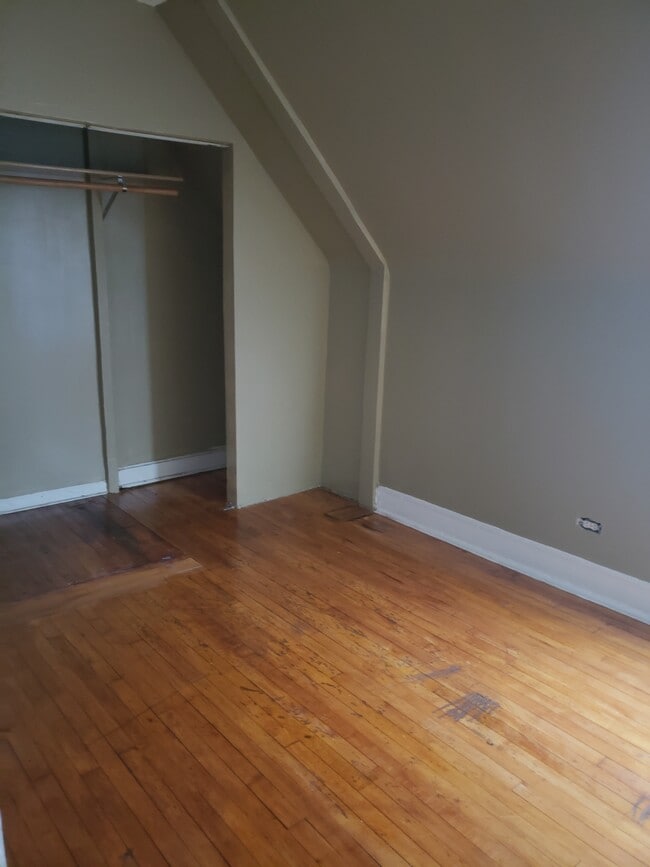 938 N Parkside Ave, Unit Parkside/Augusta 2nd fl in Chicago, IL - Building Photo - Building Photo