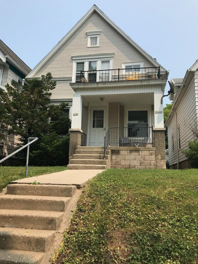 3444 N Newhall St Rentals in Milwaukee, WI