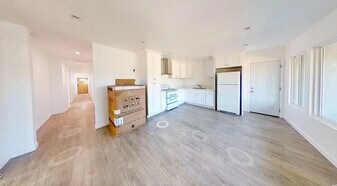 590 N Cambridge St in Orange, CA - Building Photo