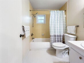1706 Belleair Forest Dr, Unit 252 in Belleair, FL - Building Photo - Building Photo