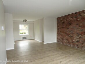 167 NY-23 in Claverack, NY - Building Photo - Building Photo