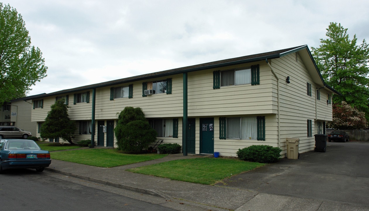 Hobart Townhouses in Corvallis, OR - Building Photo