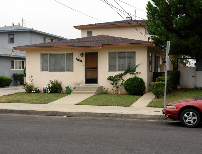 12306 Manor Dr in Hawthorne, CA - Building Photo - Building Photo