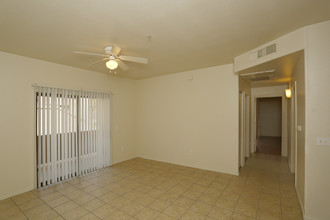 San Remo Apartments in Glendale, AZ - Foto de edificio - Interior Photo