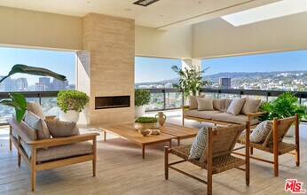 10445 Wilshire Blvd in Los Angeles, CA - Foto de edificio - Building Photo