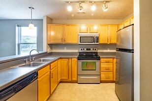 Capitol Rows in Omaha, NE - Building Photo