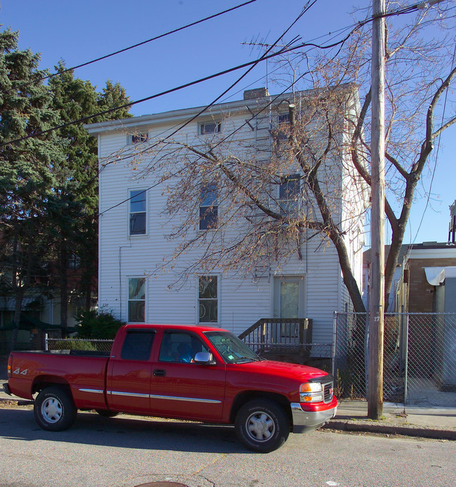 320 3rd St in Fall River, MA - Building Photo - Building Photo