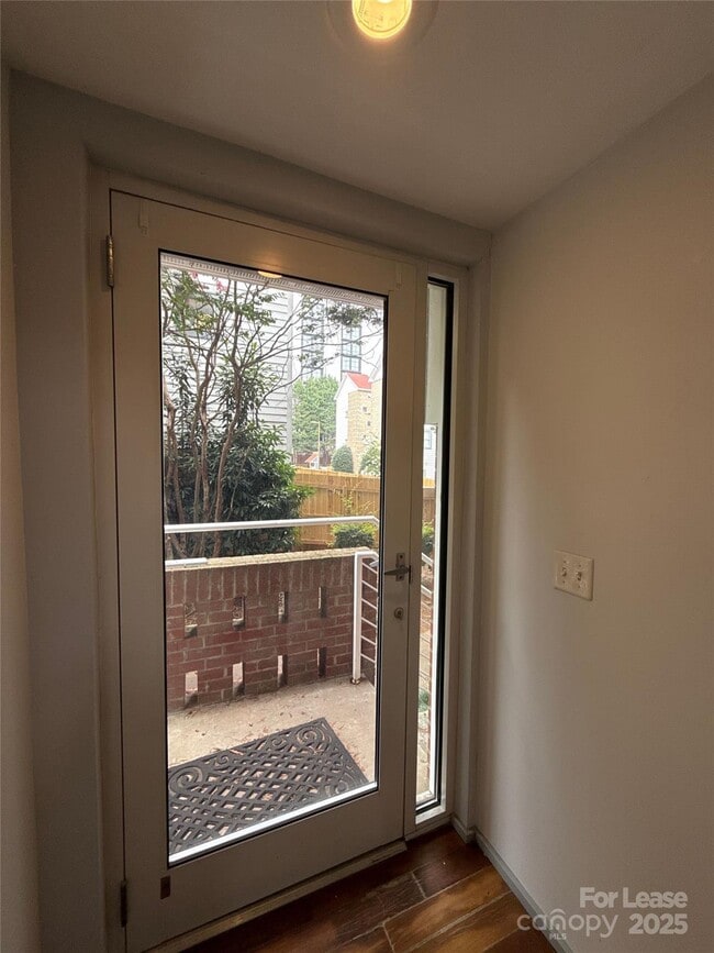 291 McDonald Ave in Charlotte, NC - Building Photo - Building Photo