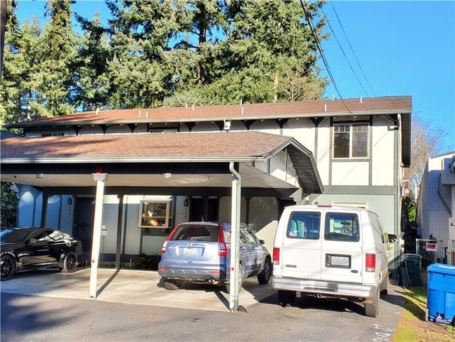 property at 146 N 144th St