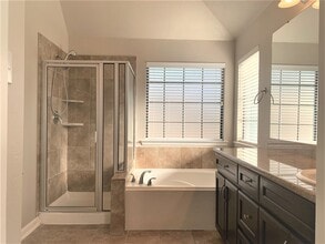 807 Cobble Gate Dr in Brenham, TX - Building Photo - Building Photo