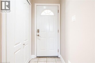 1523 Constance Dr in Oakville, ON - Building Photo - Building Photo