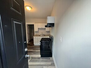 1303 W Greenfield Ave, Unit 1B in Milwaukee, WI - Foto de edificio - Building Photo