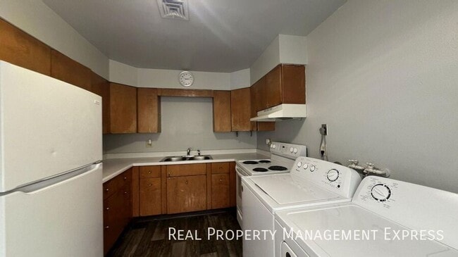 2 Bedroom Apartment located in Sioux Falls in Sioux Falls, SD - Building Photo - Building Photo