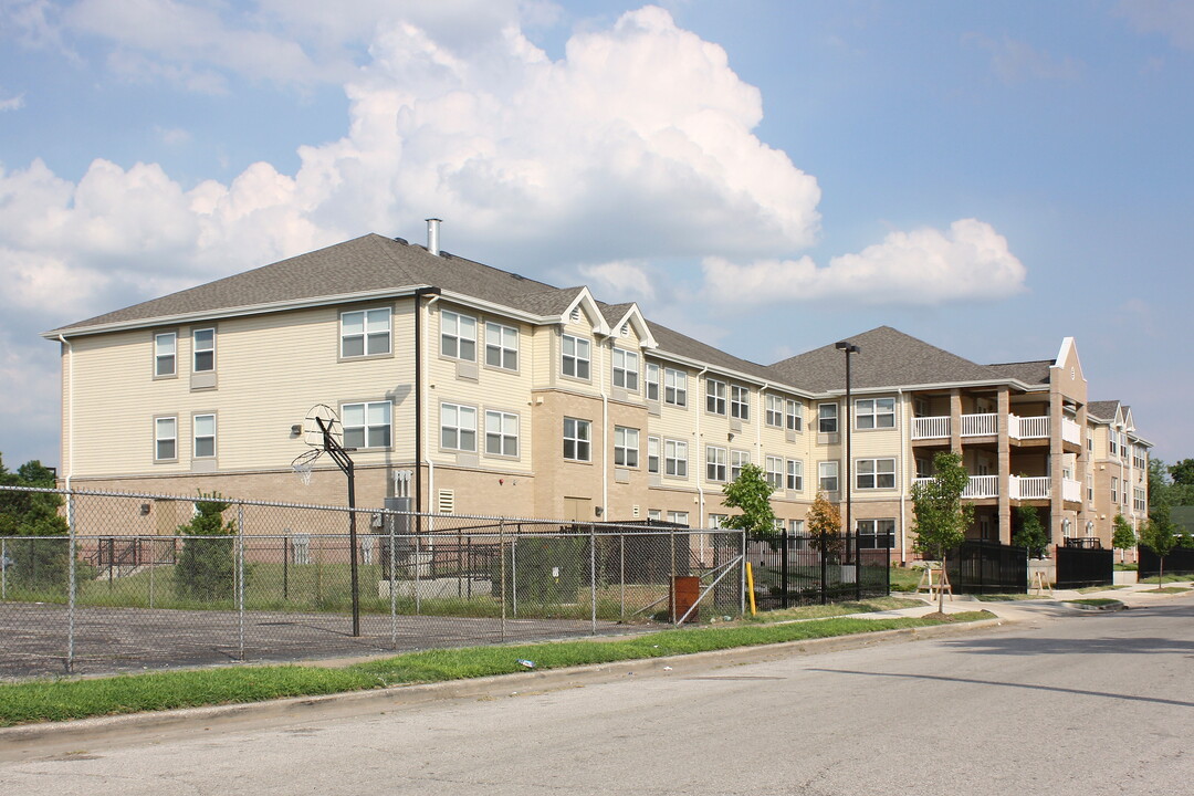 Rush Senior Gardens in East St. Louis, IL - Building Photo