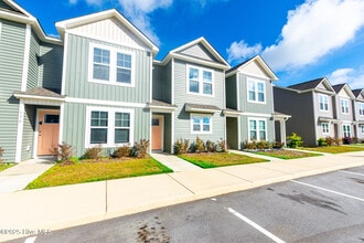 134 Smallwood Rd in Hubert, NC - Building Photo - Building Photo