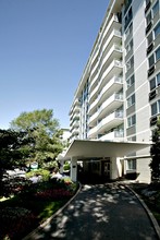 Shallmar Court Apartments in Toronto, ON - Building Photo - Building Photo