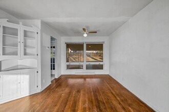 9014 Ellison Dr in Jennings, MO - Building Photo - Building Photo