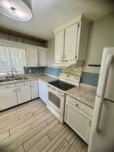 200 N Jefferson St in Lyons, GA - Building Photo - Building Photo