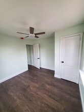 201 Gray St, Unit 1st. Floor in Chester, PA - Building Photo - Building Photo