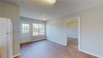 1507 Hollow Hill Dr, Unit D in Bryan, TX - Foto de edificio - Building Photo