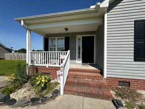 404 Northgate Dr in Washington, NC - Building Photo - Building Photo