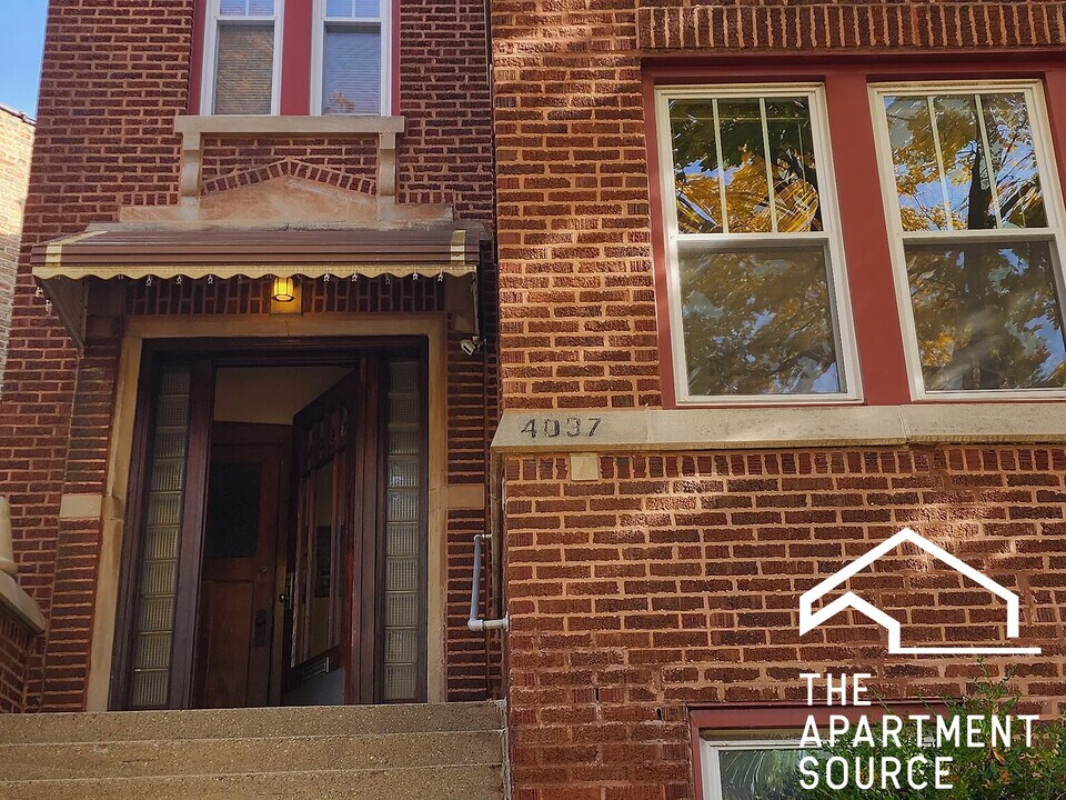 4039 N Long Ave in Chicago, IL - Foto de edificio
