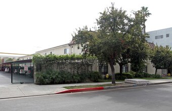 Mon Leon in Northridge, CA - Building Photo - Building Photo
