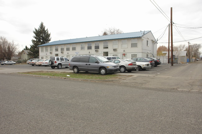 1303 Garfield Ave in Yakima, WA - Foto de edificio - Building Photo