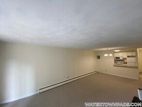 16 Whites Ave, Unit 36 in Watertown, MA - Foto de edificio - Building Photo
