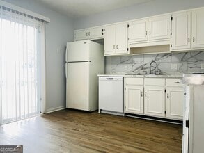 104 Peachtree Ct in Lagrange, GA - Building Photo - Building Photo