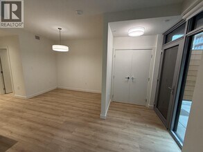 755 Harbourside Dr in North Vancouver, BC - Building Photo - Building Photo