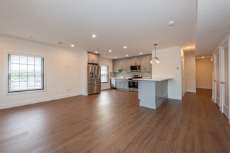 44 South St, Unit 1 in New Providence, NJ - Building Photo - Building Photo