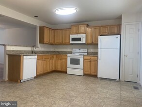 217 Merrill Ct in Stafford, VA - Building Photo - Building Photo